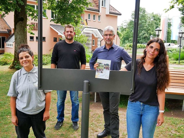 Jule Rnzi, Manuel van Kreij, Michael ... stellen das Kinderferienprogramm vor.  | Foto: Michael Gottstein