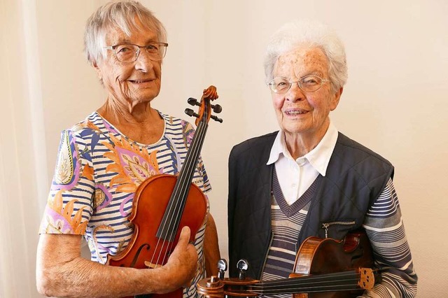Helga Beck (links) und Gudrun Eckert m...fhren denken sie derzeit noch nicht.   | Foto: Susanne Filz
