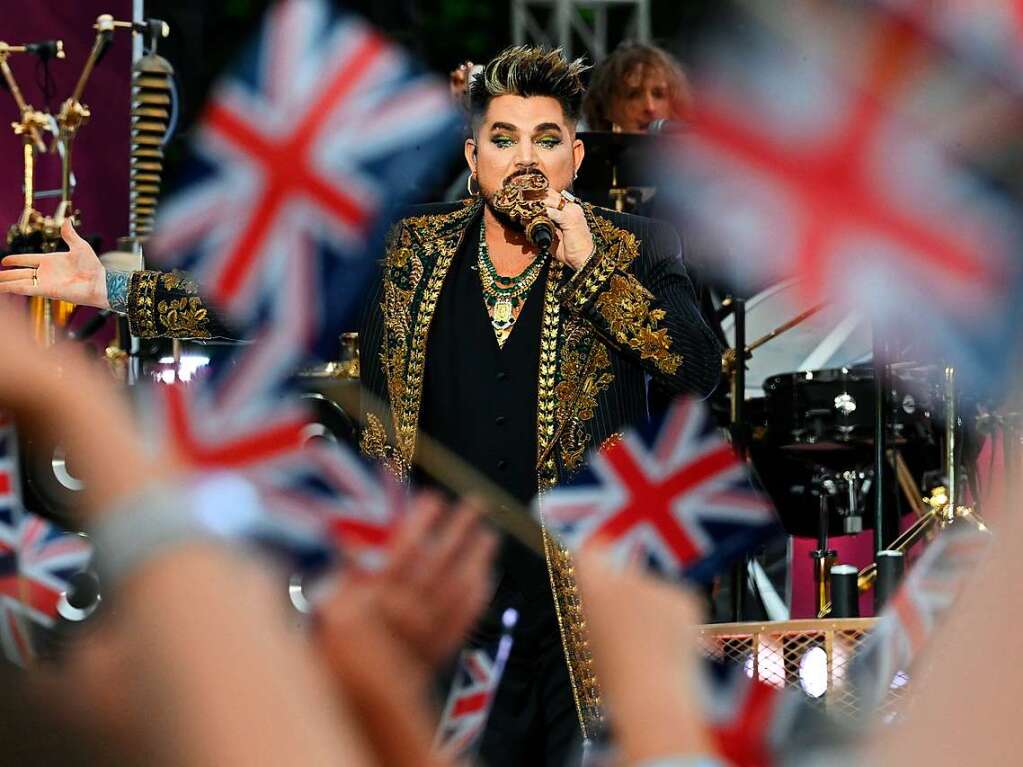 Adam Lambert, US-Snger, tritt mit Queen whrend des Konzerts zum Platin-Jubilum auf, das vor dem Buckingham-Palast in London stattfindet.