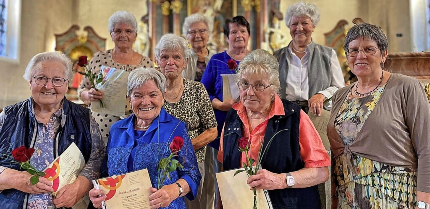 Mehrere Frauen wurden bei der Hauptver...itgliedschaft in der kfd Rust geehrt.   | Foto: Wolfgang Künstle