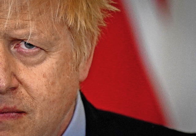 Grobritanniens Premier Boris Johnson ...bend ein Misstrauensvotum berstanden.  | Foto: Aaron Chown (AFP)