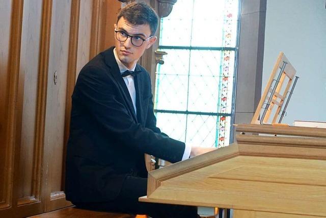 Der junge Organist Felix Wunderle ist auf den Spuren von Bach und Liszt