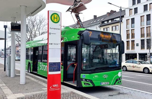 Die VAG wird weitere Elektrobusse anschaffen.  | Foto: Ingo Schneider