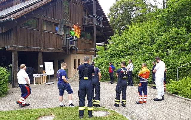 An sieben Stationen probten Einsatzkr... Spezialgebiets schnell helfen knnen.  | Foto: Juliana Eiland-Jung