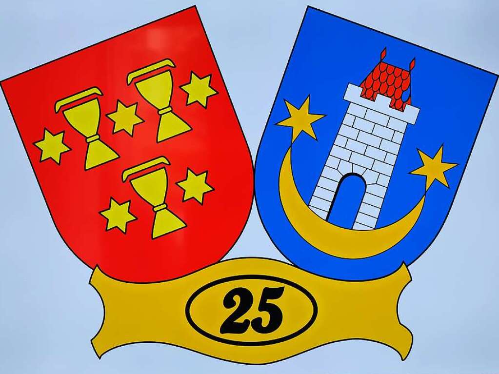 Im Zeichen der Stdtepartnerschaft: Die Wappen von Staufen (links) und Kazimierz Dolny