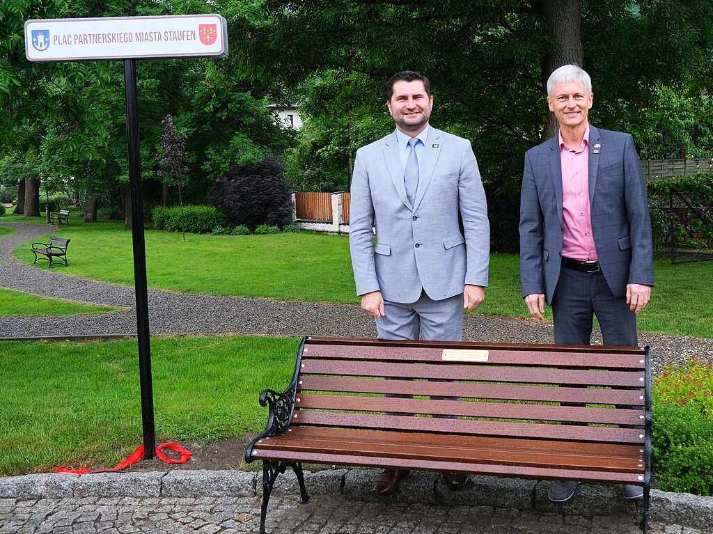 Corona verzgerte auch die Feier zum 25-jhrigen Bestehen der deutsch-polnischen Stdtepartnerschaft: Doch nun konnte wieder eine Staufener Delegation nach Kazimierz Dolny reisen und erlebte die Einweihung des 