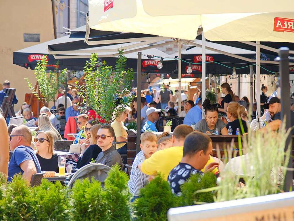 In Lublins Altstadt: Starker Ausflugsverkehr, das Leben genieen, solange es noch geht.