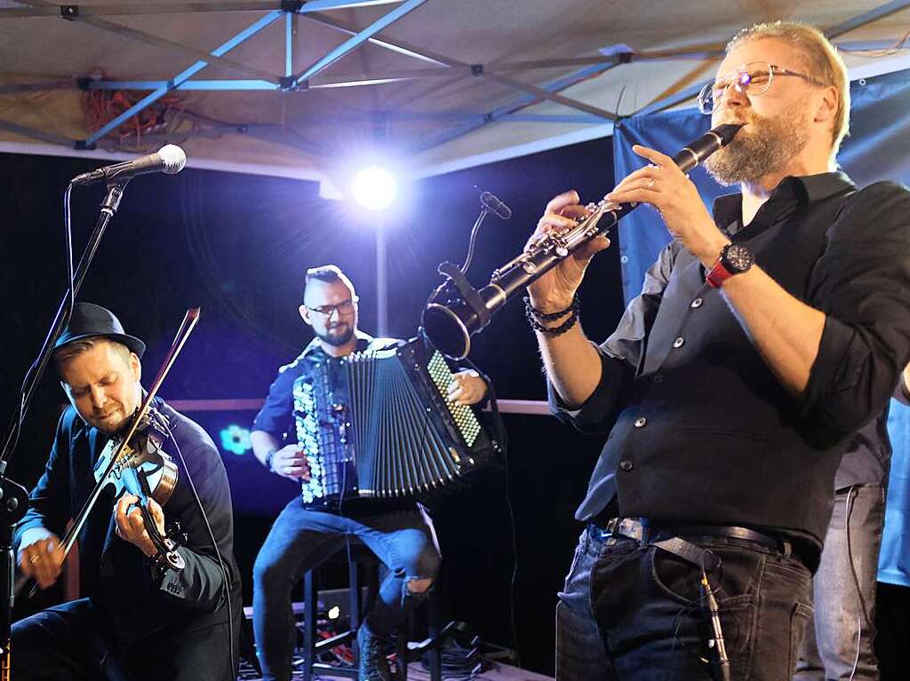 Die Band „Neoklez“ bei ihrem phantastischen Auftritt mit mitreiendem Klezmer-Jazzrock.