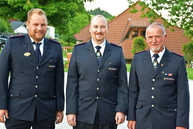 Mit der silbernen Ehrennadel der Jugen...as Rombach on der Feuerwehr Breitnau.   | Foto: Thomas Biniossek