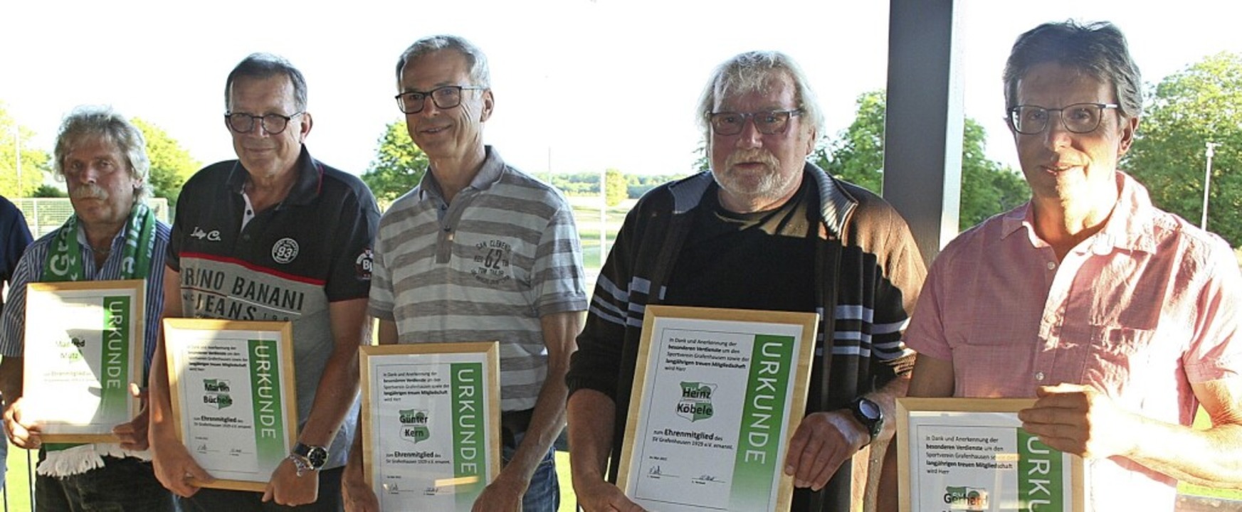 Manfred Mutz (von links), Martin Büche...rd Ohnemus sind neue Ehrenmitglieder.   | Foto: Michael Masson