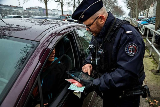 Verkehrskontrolle in Frankreich   | Foto: Nicolas Liponne via www.imago-images.de