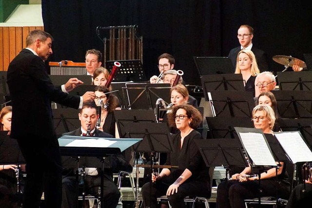 Konzentriert waren Musikerinnen und Mu...Konzert nach der Corona-Pause am Werk.  | Foto: Ilona Huege