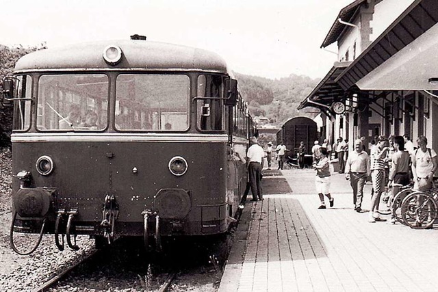 Zum 100-jhrigen Jubilum fuhr nach ru... ein Personenzug auf der Wehratalbahn.  | Foto: Ernst Brugger