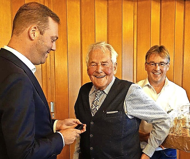 Felix Schreiner (links) und Ingo Bauer...r jahrzehntelange  Treue zur CDU aus.   | Foto: Heidi Rombach