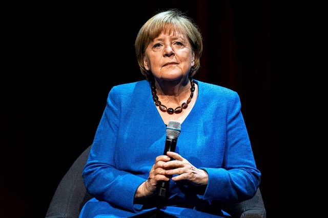 Angela Merkel im Interview mit dem Journalisten Alexander Osang.  | Foto: Fabian Sommer (dpa)