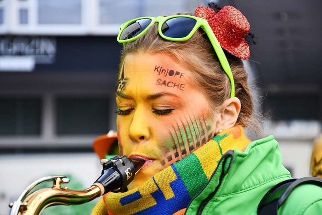 Die Sonnenbrille wird beim Confetti-So...enn es werden bis zu 30 Grad erwartet.  | Foto: Barbara Ruda