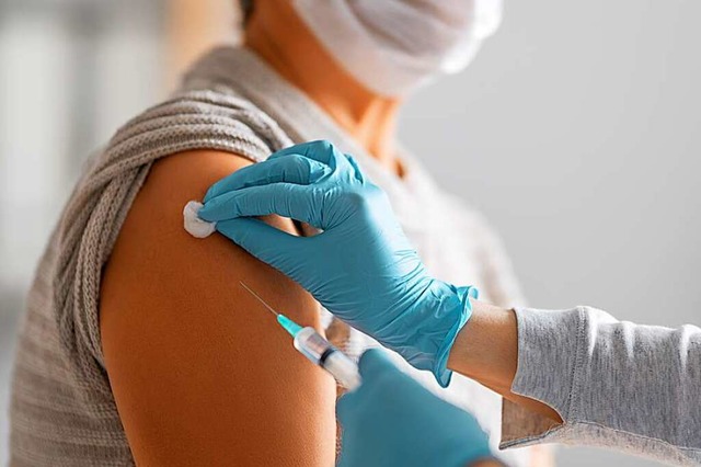 Die Stiko empfiehlt Risikogruppen die Impfung gegen Pocken (Symbolbild).  | Foto: Konstantin Yuganov (stock.adobe.com)