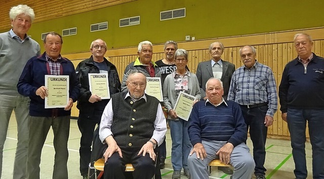 Die Geehrten: Sitzend von links    Jos... Knig, Eugen Schlegel, Wolfgang Gfell  | Foto: SV Kappel