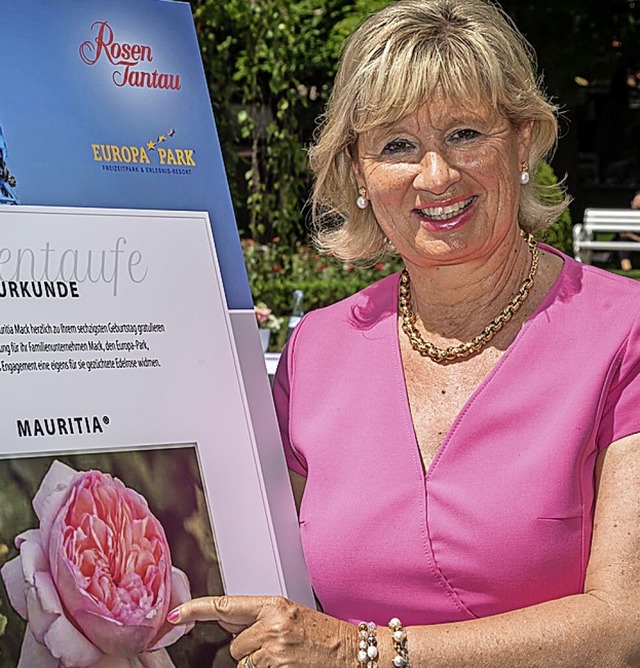 Mauritia Mack mit ihrer Rose  | Foto: Europa-Park