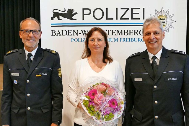 Polizeiprsident Franz Semling (links)...in Karin Straub fr die Rckendeckung.  | Foto: Verena Pichler