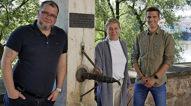 Thomas Ays, Ilona Flum und Patrick Mer...sbrunnen) hoffen auf neue Stadtfhrer.  | Foto: Michael Gottstein