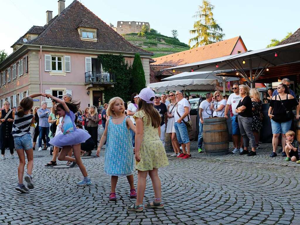 Beste Stimmung auch mit der Blosmaschii am Samstagabend auf der Bhne am Weinbrunnen