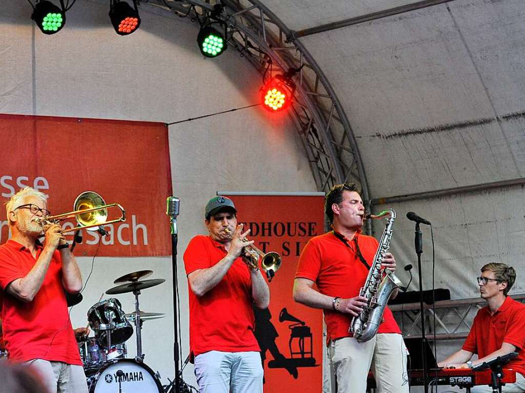 Redhouse Hot Six erffneten das dreitgige Musik- und Genussfestival mit fetzigem Oldtime-Jazz