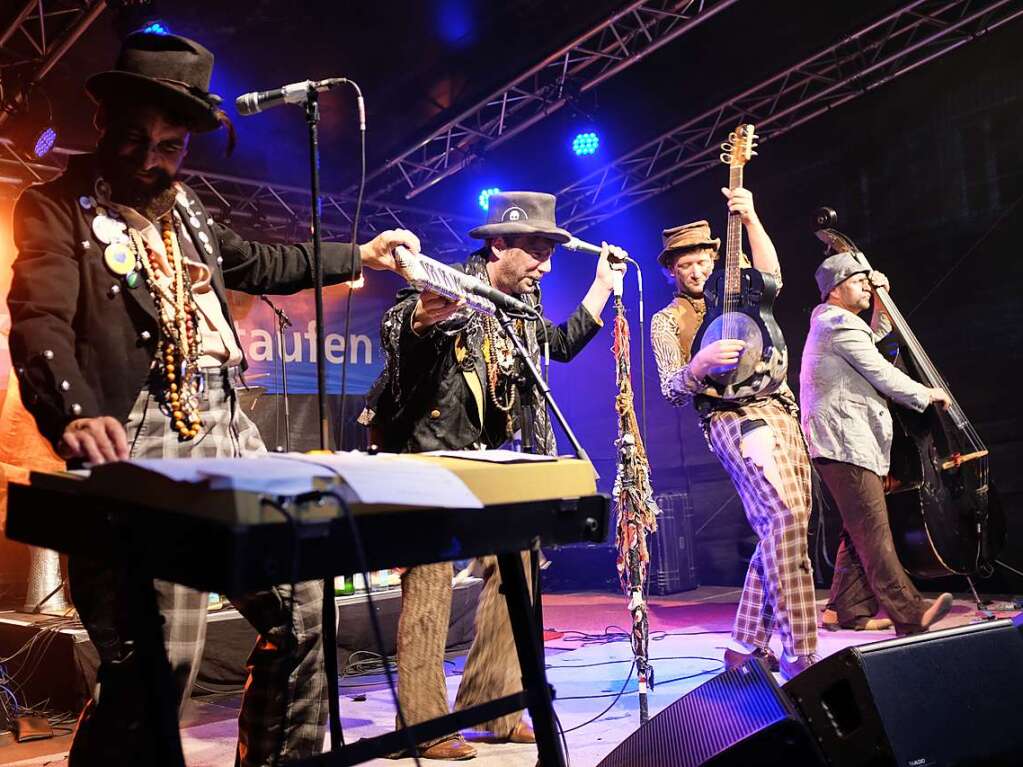 Headliner am Freitagabend auf der Marktplatzbhne: Die verrckte, aber musikalisch blenden aufgelegte Truppe Les Clchards