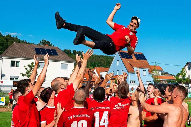 Nurhan Ardiclik, Trainer des Kreisliga...ngen kostenlose Flugstunden verordnet.  | Foto: Wolfgang Scheu