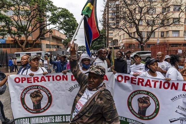 Bürgerwehren in Südafrika wollen das Land von Zuwanderern befreien