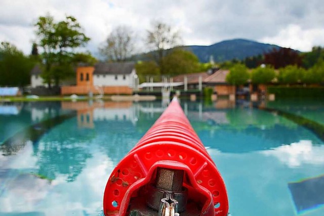 Schwimmer willkommen: Das Bad ist offen.  | Foto: Kathrin Blum