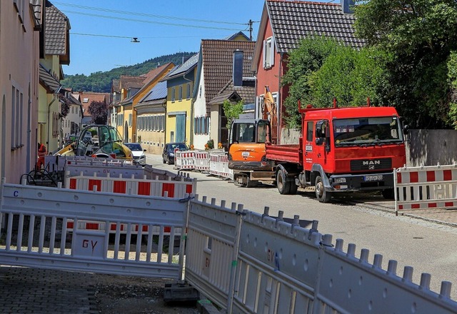 Entlang der Hauptstrae in Eichstetten...thaus bewegt, regelmig fr Probleme.  | Foto: Daniel Hengst