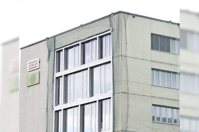 Rätselhafte Fangnetze an Freiburger Gebäuden