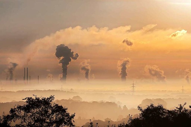 Besonders in Sdasien leiden die Menschen unter Luftverschmutzung.  | Foto: OHB SE (dpa)