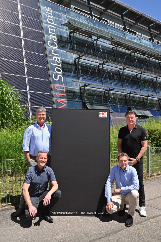 Michael Krffges, Philipp Zahn, Marco ...ereit von der M10 Solar Equipment GmbH  | Foto: Thomas Kunz