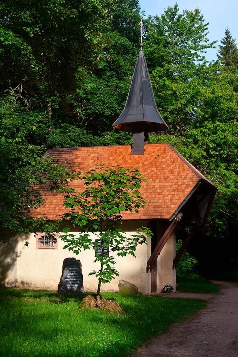 Die Schilingskapelle bei Friedenweiler hat ein neues Dach bekommen.  | Foto: Liane Schilling