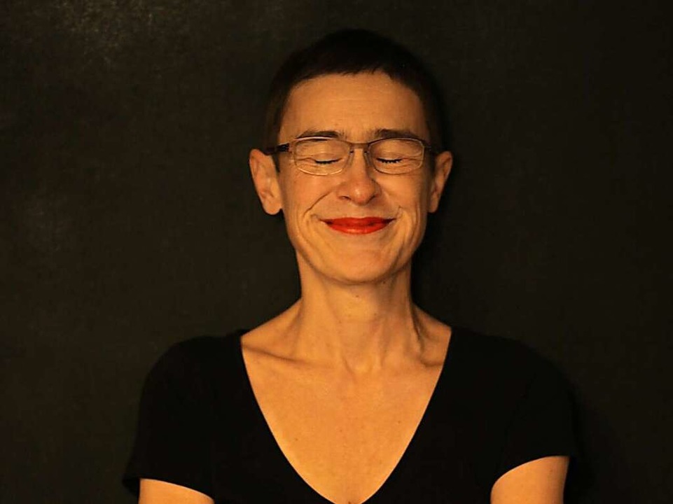 Odile Kennel liest aus ihrem Essay LUST.  | Foto: Charlotte Werndt