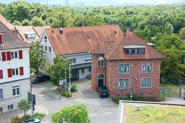 Trotz des Anbaus im Hintergrund reicht der Platz im Weiler Revier nicht aus.  | Foto: Herbert Frey