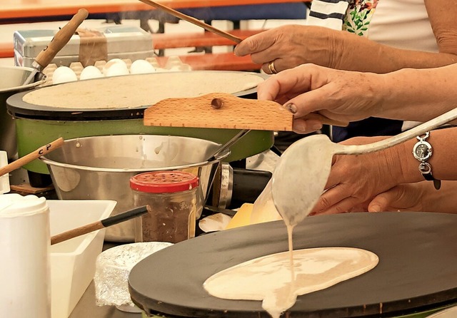 Beim Dorffest in Grafenhausen sind wie...ekarte mit leckeren Crpes bereichern.  | Foto: Wilfried Dieckmann