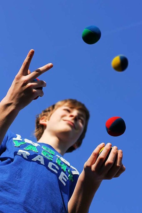 Ob Jonglieren, Zeichnen oder Nähen &#8...mm hat für jedes Kind etwas zu bieten.  | Foto: Marina Lohrbach (stock.adobe.com)