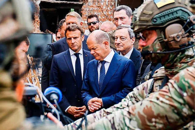 Macron, Scholz  und Drahghi (von links) beim Besuch in Irpin  | Foto: LUDOVIC MARIN (AFP)