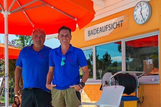 Der Ettenheimer Schwimmmeister  Emanue...(rechts) und Kollege  Edgar Koslowski.  | Foto: Olaf Michel