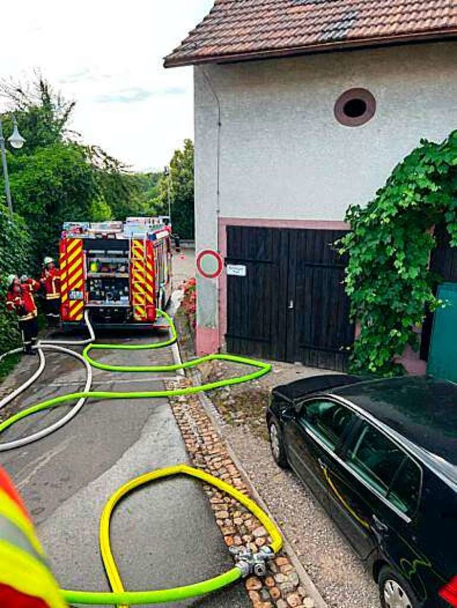 Die Feuerwehr Bad Bellingen bei dem Einsatz in Rheinweiler.  | Foto: Feuerwehr Bad Bellingen