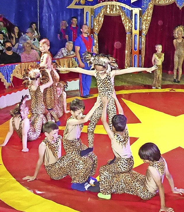 Die Akrobatengruppe zeigte tolle Kunststcke.  | Foto: Grundschule Kirchzarten