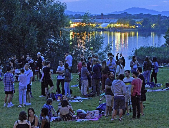 Der Seepark wird auch abends und nacht gern besucht.  | Foto: Michael Bamberger