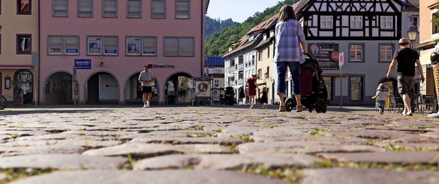 Der Waldkircher Marktplatz erhitzt sic...t. Der Bund fnde mehr Bume sinnvoll.  | Foto: Patrik Mller