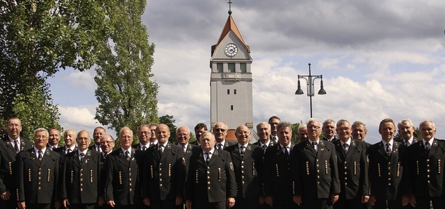 Ein Teil der Mnner des Chors der Berg...eske e.V singt knftig Seemannslieder.  | Foto: Chor der Bergarbeiter Brieske e.V.