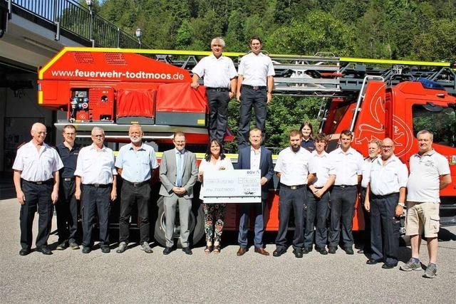 Versicherung spendet 10 000 Euro fr die Feuerwehr