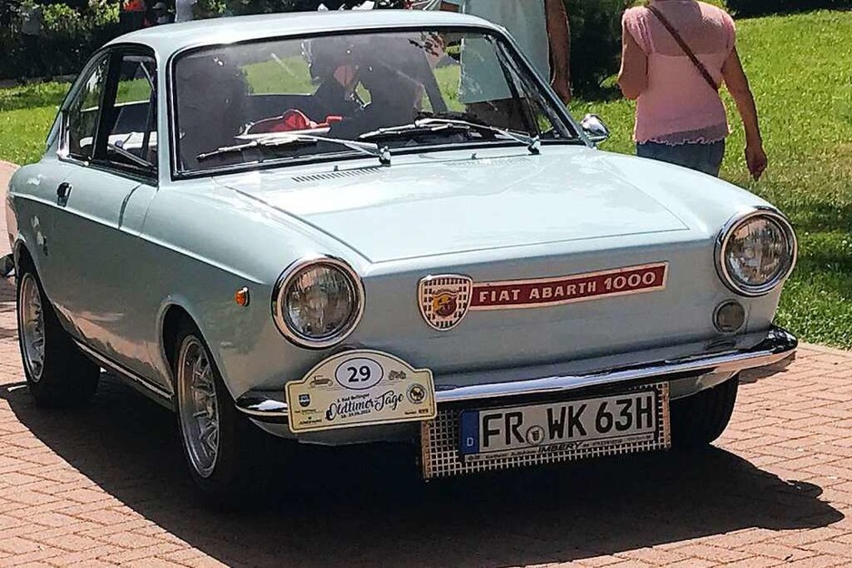 Fotos: Zeitreisen für Oldtimer- und Mittelalterfans - Bad Bellingen