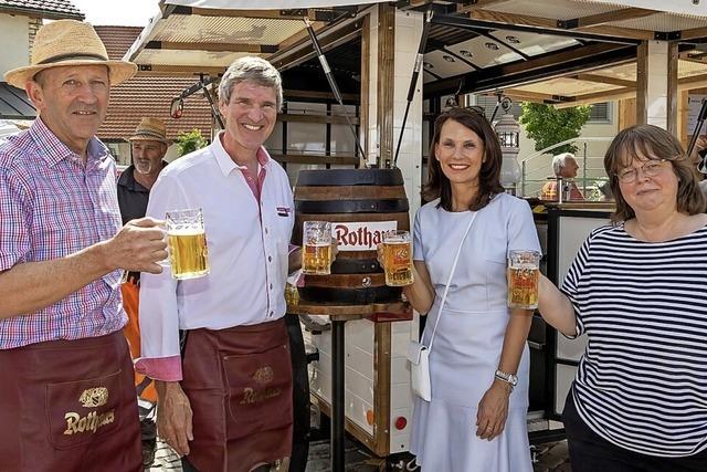 Bier rollt per Pferdekutsche herbei